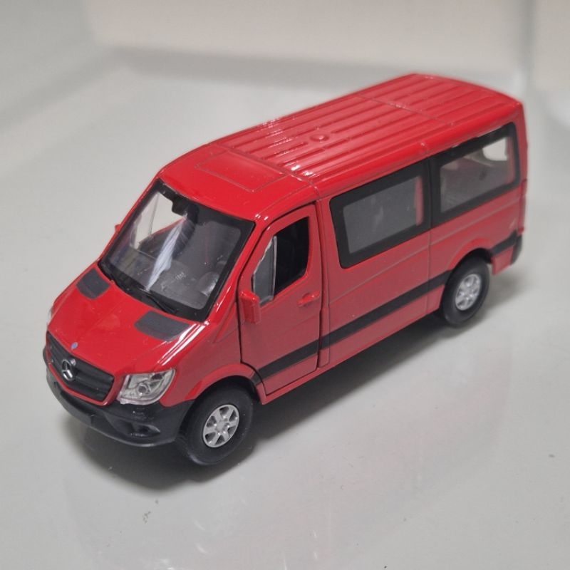Miniatura Van Meredes Benz Sprinter Carga escala 1:48 Kinsmart