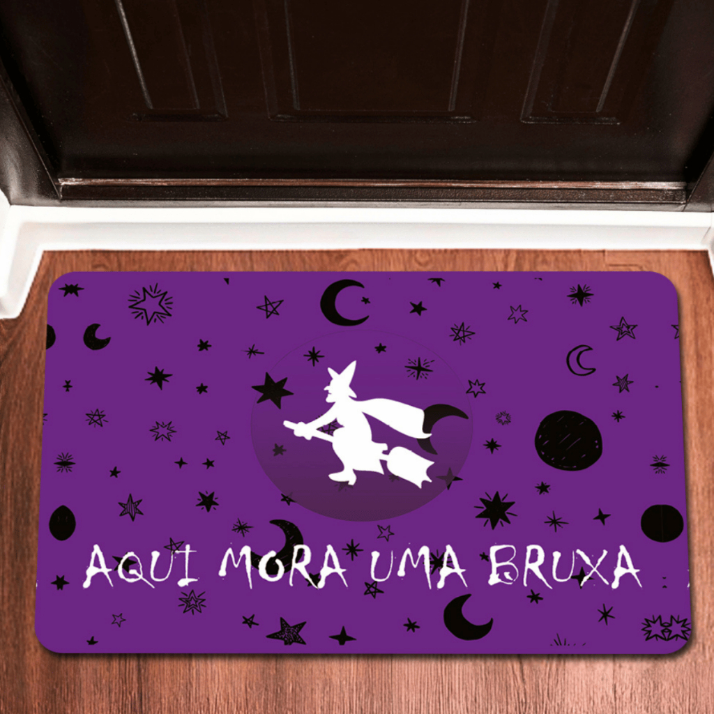 Tapetes de Porta Decorativo Entrada Antiderrapante 55x35 Aqui mora uma Bruxa Umbanda Halloween