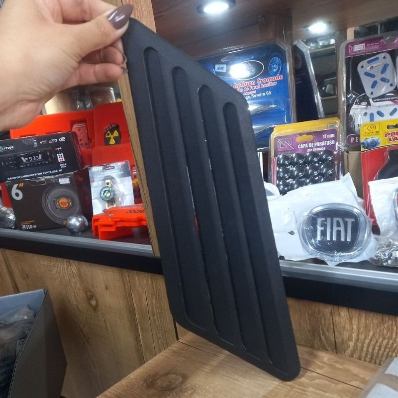 Grade da coluna Fixa lado esquerdo chevette (plástico)