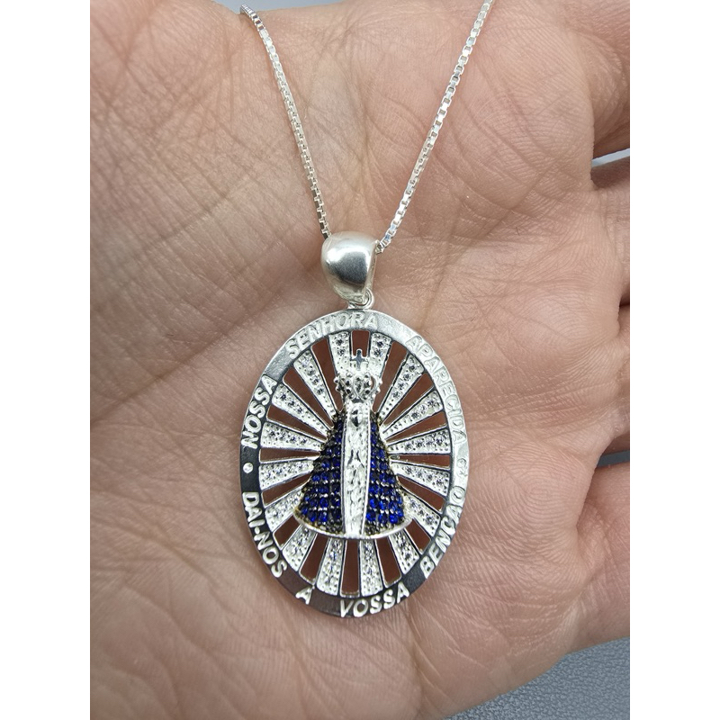 Pingente de Nossa Senhora Aparecida em prata 925- Pingente em prata 925 com zircônias