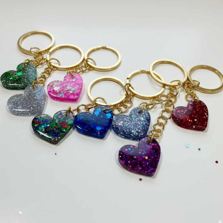 KIT 10/20/30 /40 UNID CHAVEIROS DE CORAÇÃO EM RESINA CORES SORTIDAS em Oferta na Shopee