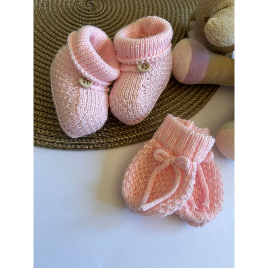Kit Sapatinho e Luvinha em tricô liso para bebê recém-nascido maternidade — imagem 2 de 2