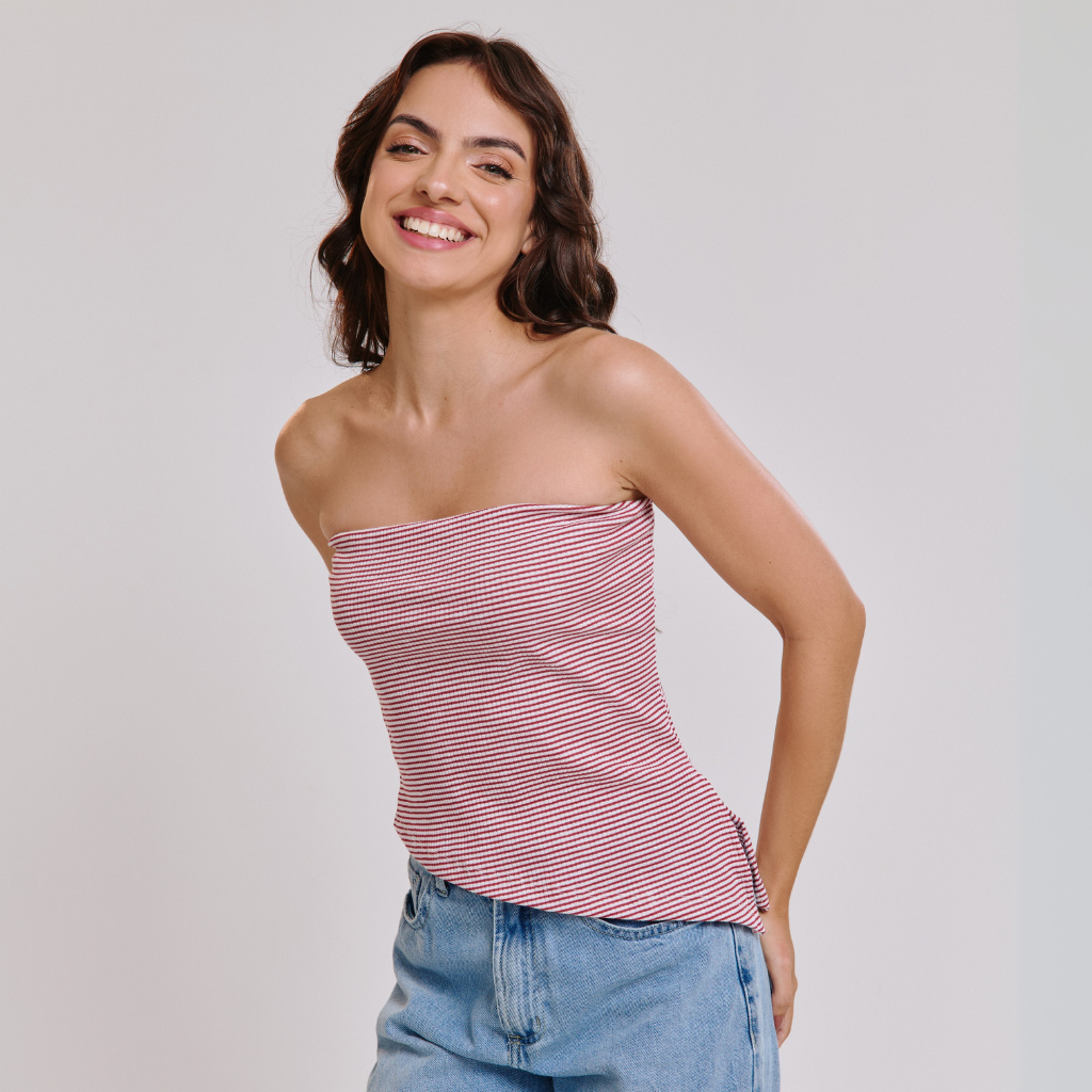 Blusa Tomara que Caia Assimétrico, Malha Canelada Listrada Busto Forrado Detalhe com Abertura Lateral