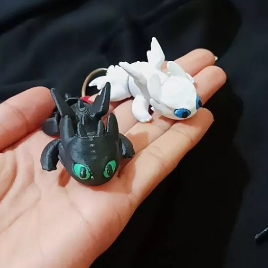 Chaveiro Banguela e Fúria da Luz – Dragões Como Treinar o Seu Dragão | Brinde Criativo Colecionável em Oferta na Shopee