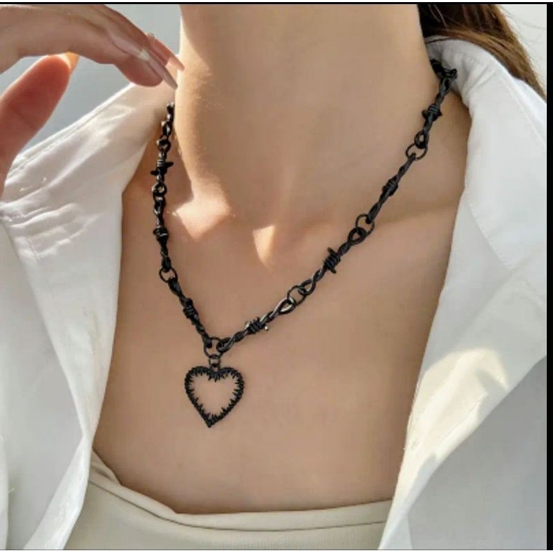 Colar Preto Arame Farpado CodT46 Colar Coração Dark Acessório Feminino Fashionista Acessórios Atemporal Moda Urbana Dark