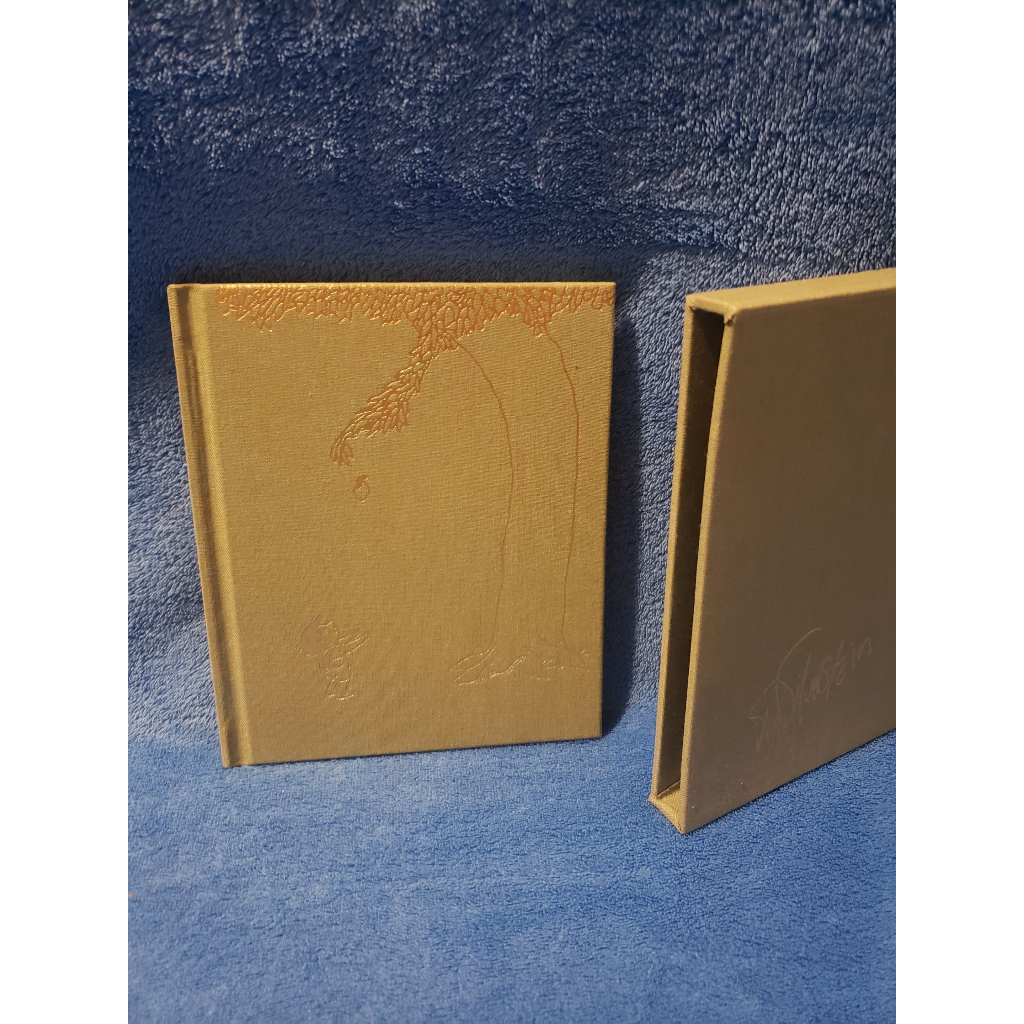 Livro em inglês - The Giving Tree - Shel Silverstein (A árvore generosa - capa dura em tecido com box)