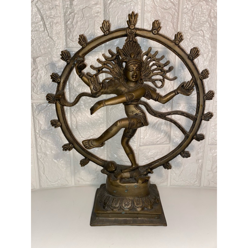 Linda escultura de Shiva Nataraja em bronze