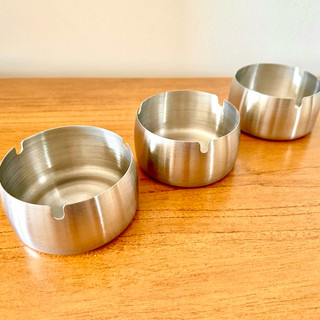 Cinzeiro em Aço Inox Grande e Resistente Ideal Para Casa Bares e Restaurantes Fácil Higienização