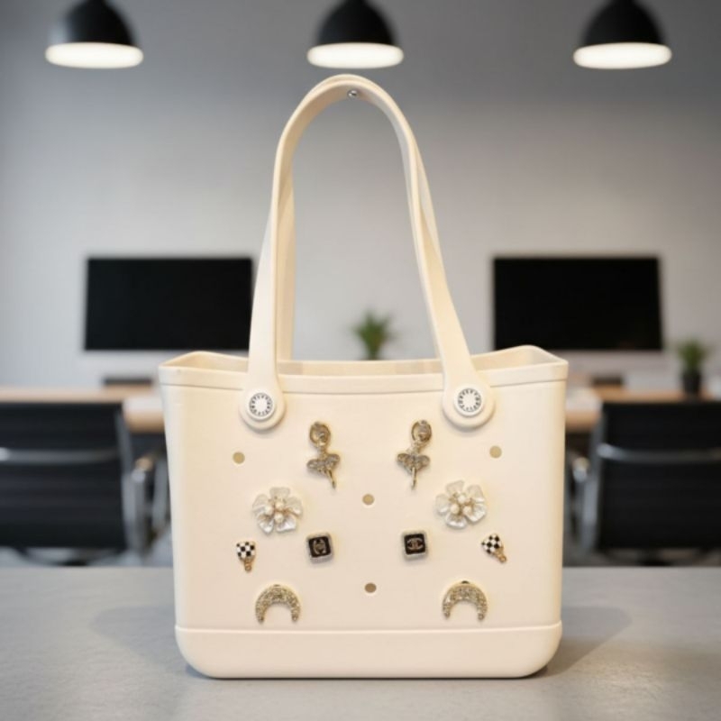 Bolsa Media Nova com Pingentes estilo Tote de E.V.A acompanha 10 pingentes fofo inusitado praia e para o dia a dia