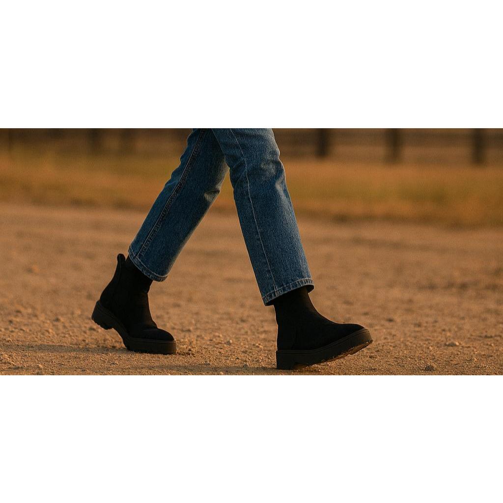 Bota Botina Feminina Cano Curto Coturno Chelsea Preto Com Elástico OLAVO´S