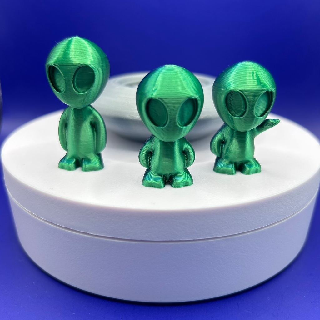 ALIEN NA NAVE - KIT 3 ALIENS + NAVE ESPACIAL - ALIENIGENA - ET - EXTRATERRESTRE