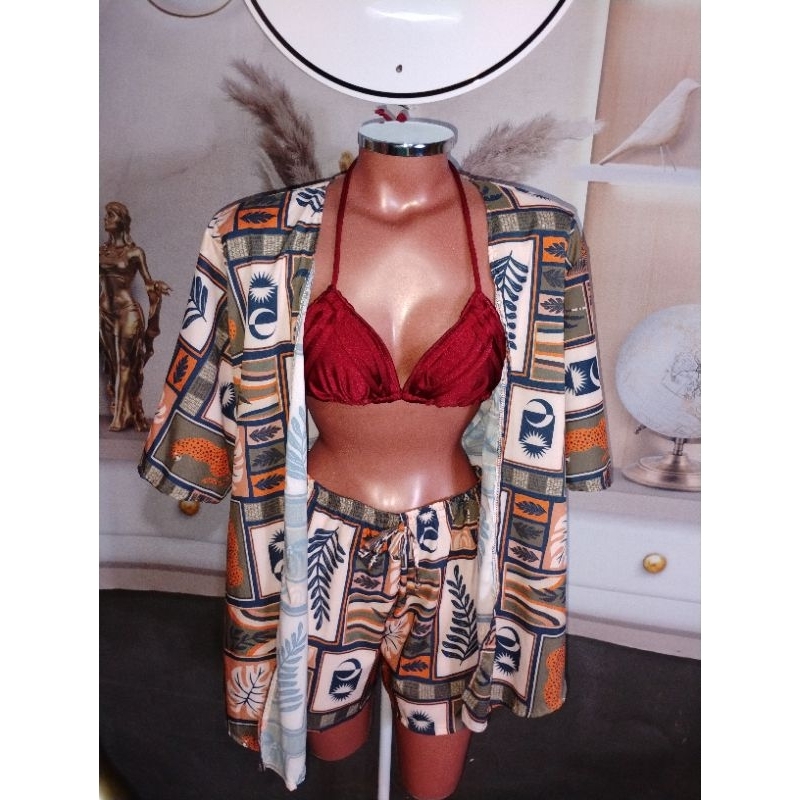 Conjunto de Praia de Blusa e Short Estampado