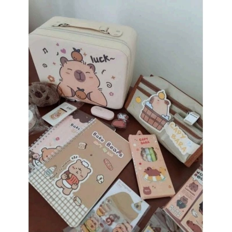 Kit Escolar E Escritório Maleta Capivara Brinde (458 Peças) Coleção DE Material Papelaria Com UMA Estética Fofa