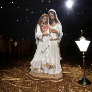 Imagem da Sagrada Familia 30cm imagens pintadas com tinta automotiva para abençoar a sua linda familia em Oferta na Shopee