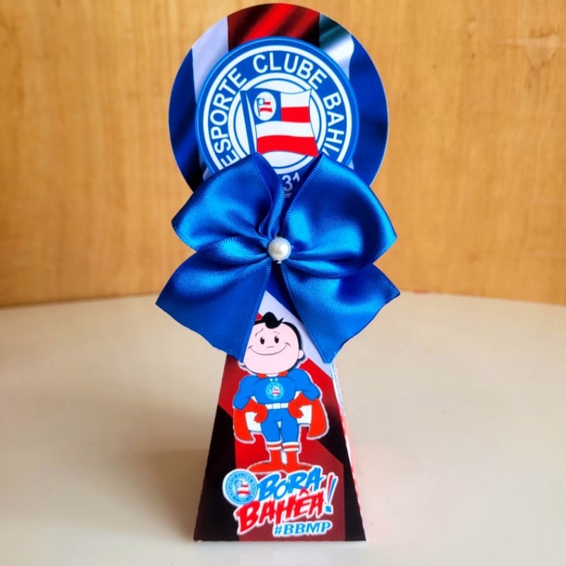 caixa cone, caixinha piramide, lembrancinha de mesa de aniversario infantil de menino do Bahia,personalizada, laço azul