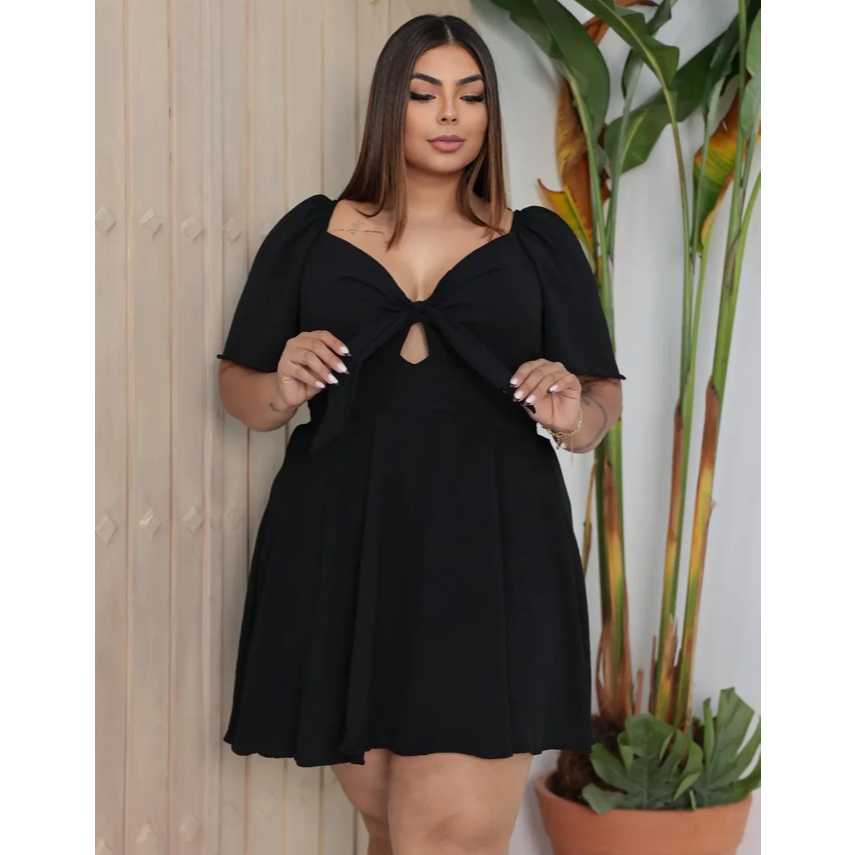 Macacão Feminino Curto Plus Size com Decote Laço e Mangas Fluidas – Estilo Romântico e Fresquinho