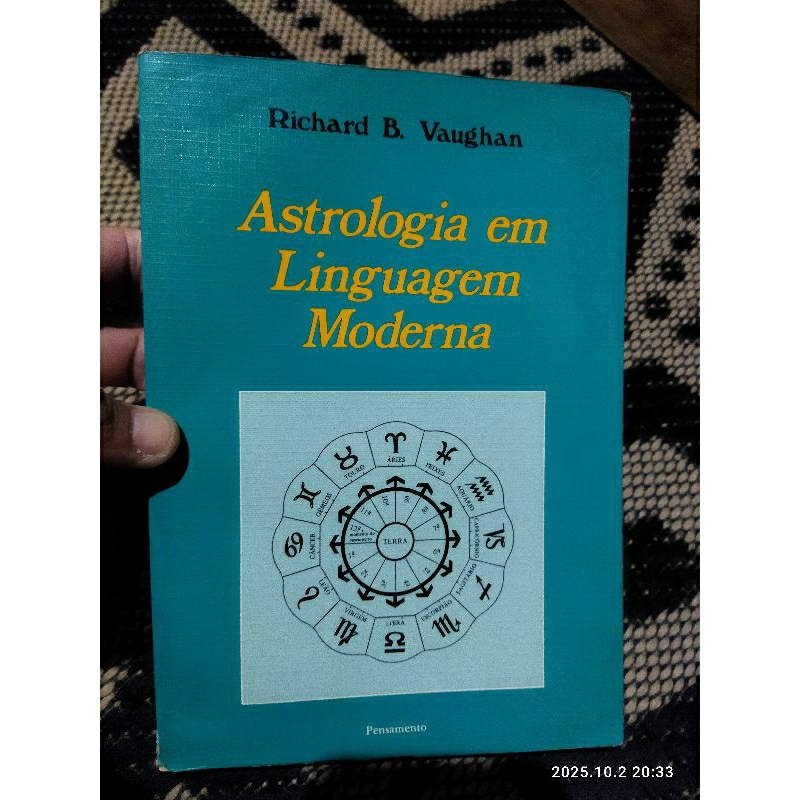 livro astrologia em linguagem moderna - Richard Vaughan