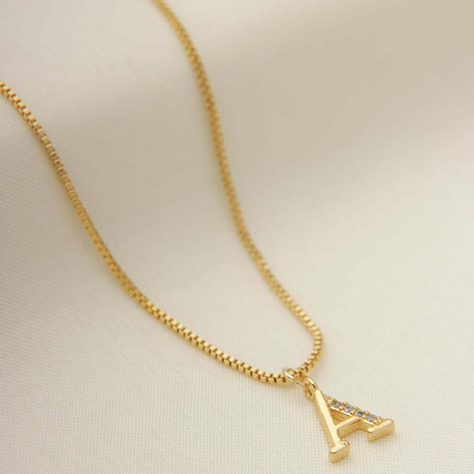 Colar Feminino Letra Inicial Dourado com Pingente Personalizado e Garantia Banhado a Ouro 18k