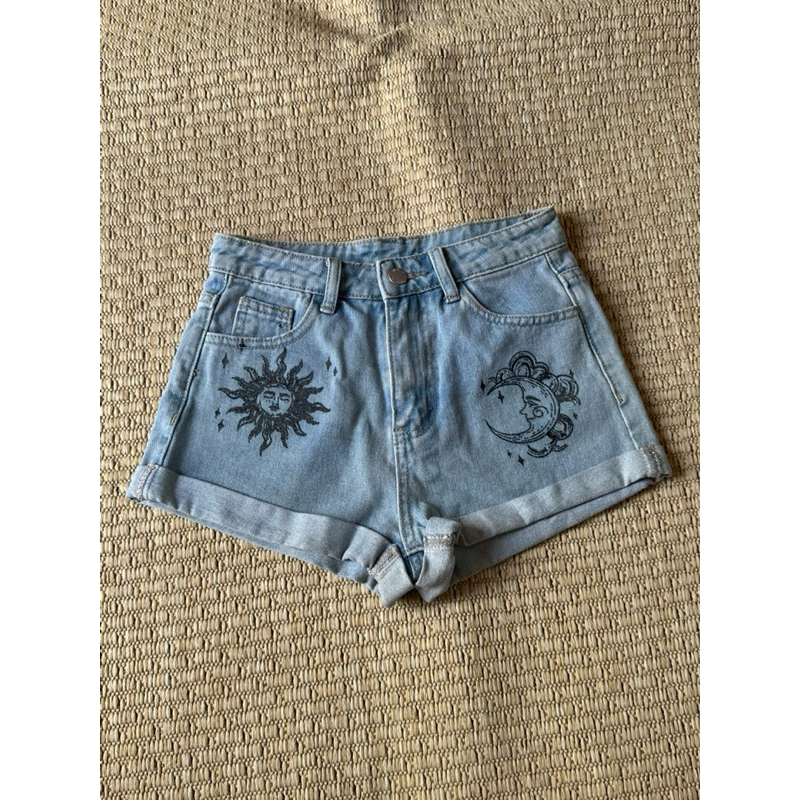 Short jeans sem lycra juvenil feminino estampa sol e lua