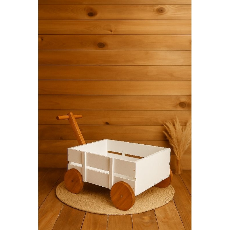 Carrocinha em madeira para ensaio fotográfico. Prop para newborn e acompanhamento.