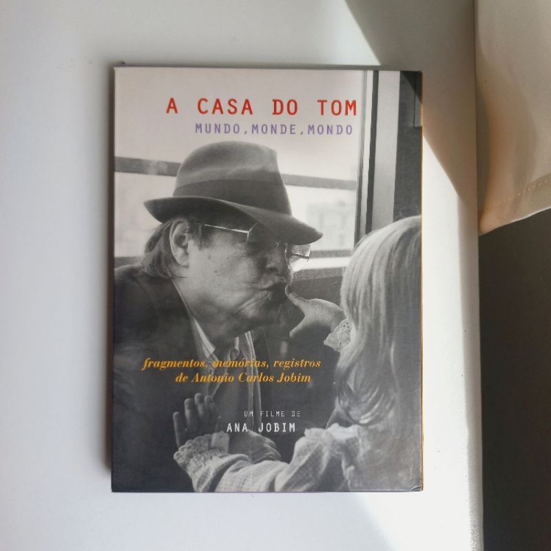Box de Colecionador: DVD + Livro "A Casa do Tom - Mundo, Monde, Mondo" - Antonio Carlos Jobim | Antique Sebo