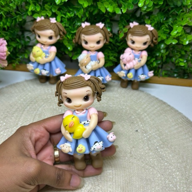 Kit Apliques Personalizados em Biscuit Fazendeira Rosa Luxo Fazendinha - 10cm Para lembrancinhas de aniversário infantil
