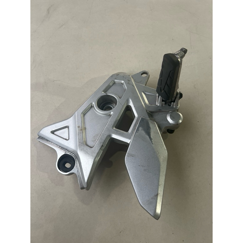Bacalhau Dianteiro Direito Honda Cb 300f Twister 2023 (Usado)