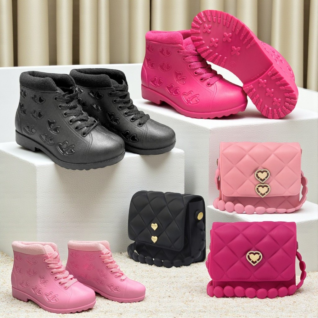 Conjunto Infantil Feminino | Bota + Bolsinha Coração Confortável e Impermeável jss25