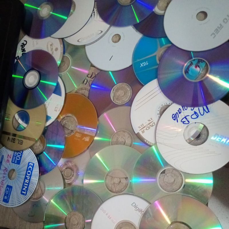 Lote 50  Cd's  Dvd's Usados para Decoração e Artesanatos