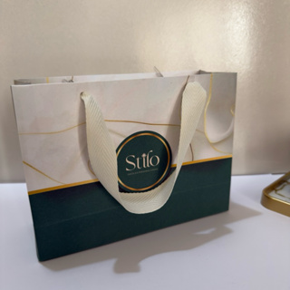 kit 50 sacolas de papel tam 20x15x7 papel offset 180 G em Oferta na Shopee