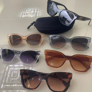 Óculos de Sol Feminino Elegante com Lente UV400 e Armação Grossa — Várias Cores + Estojo em Oferta na Shopee