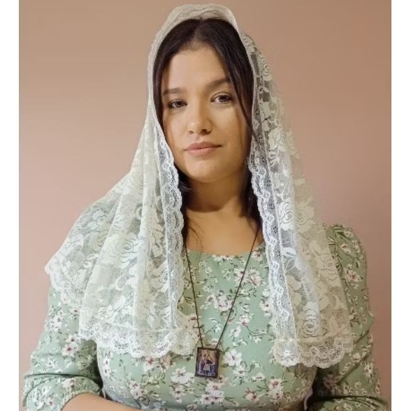Véu católico bege floral. Em renda floral..Missa, confissão, procissão.