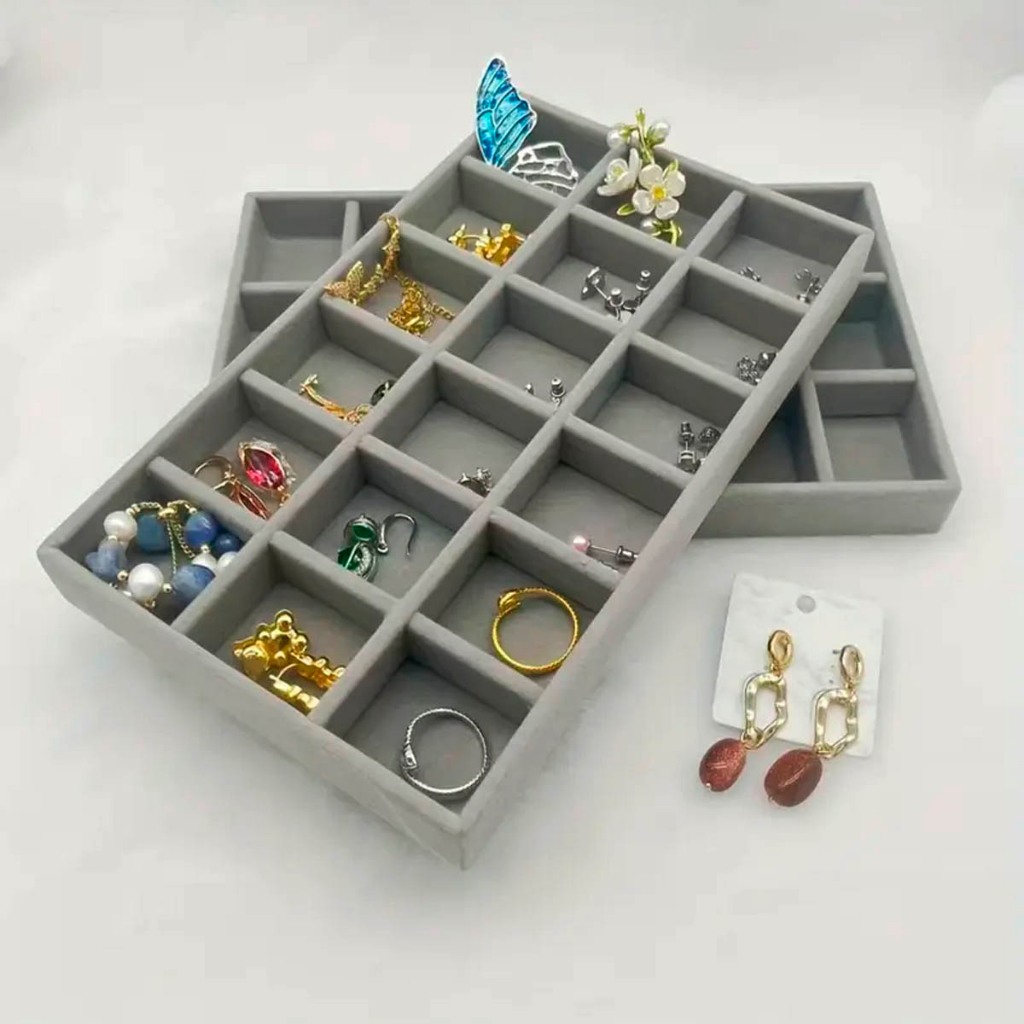Kit com 4 Estojo Bandeja Organizador de Joias e Bijuterias em Veludo com 18 Espaços