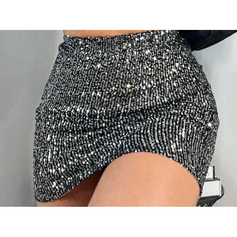 Saia paite com  elástico na cintura que estica bastante fica elegante na corpo em Oferta na Shopee