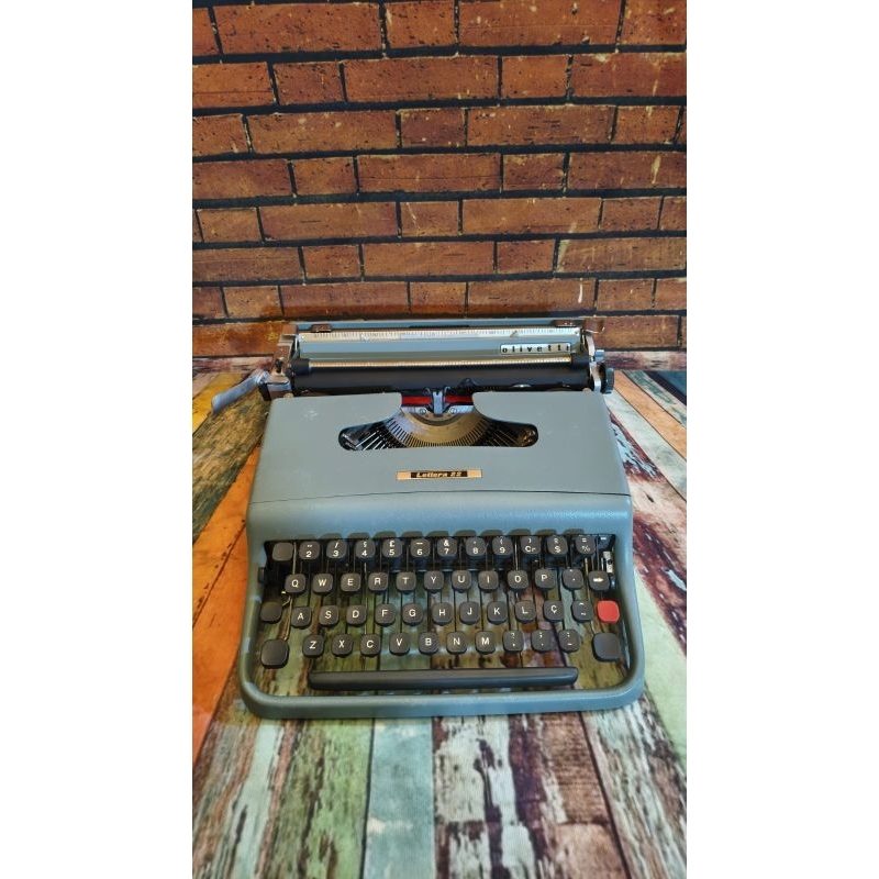 Máquina de escrever Olivetti Lettera 22 Azul