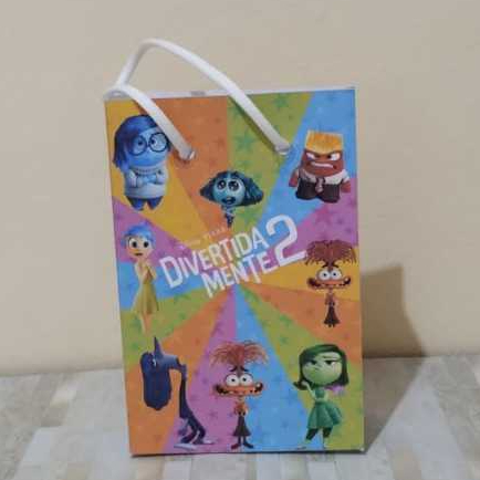 Sacolinhas Surpresa e Lembrancinhas Personalizadas - Tema: DIVERTIDAMENTE - PEGUE & MONTE.