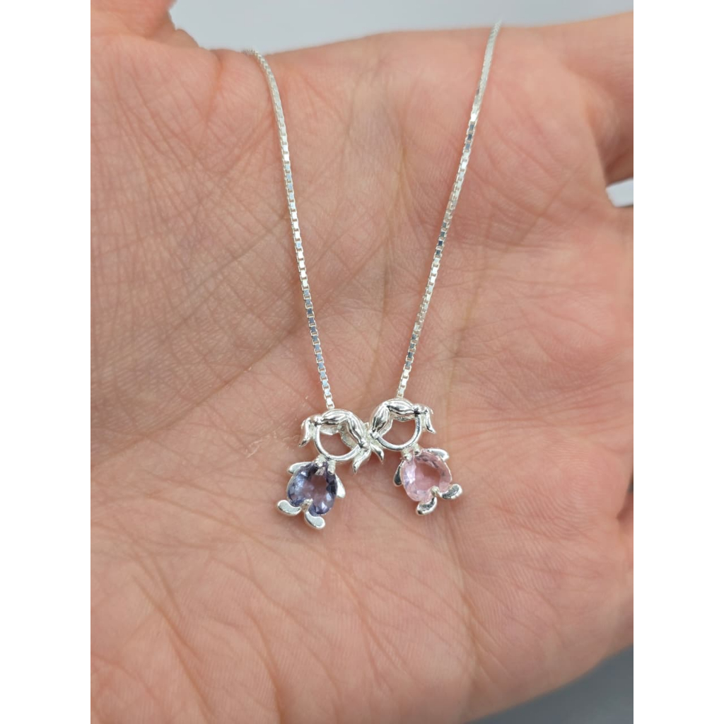 Colar com Pingente Menininha em Prata 925 com Pedra Colorida