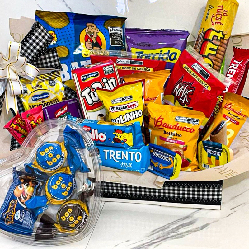 Cesta Presente Surpresa com Chocolates e Guloseimas 🍫🎁 | Cesta Café da Manhã | Presente Criativo Namorado Namorada Amigo em Oferta na Shopee
