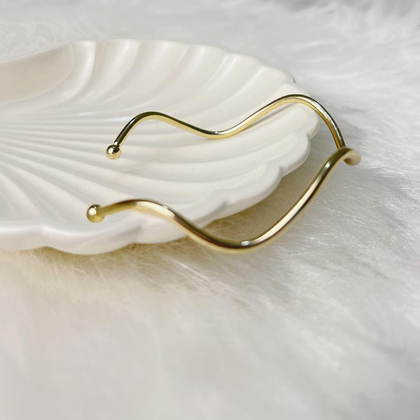 Bracelete Aro Fio Ondulado Acessório Feminino Dourado Elegante Delicado Banhado a Ouro 18K Folheado
