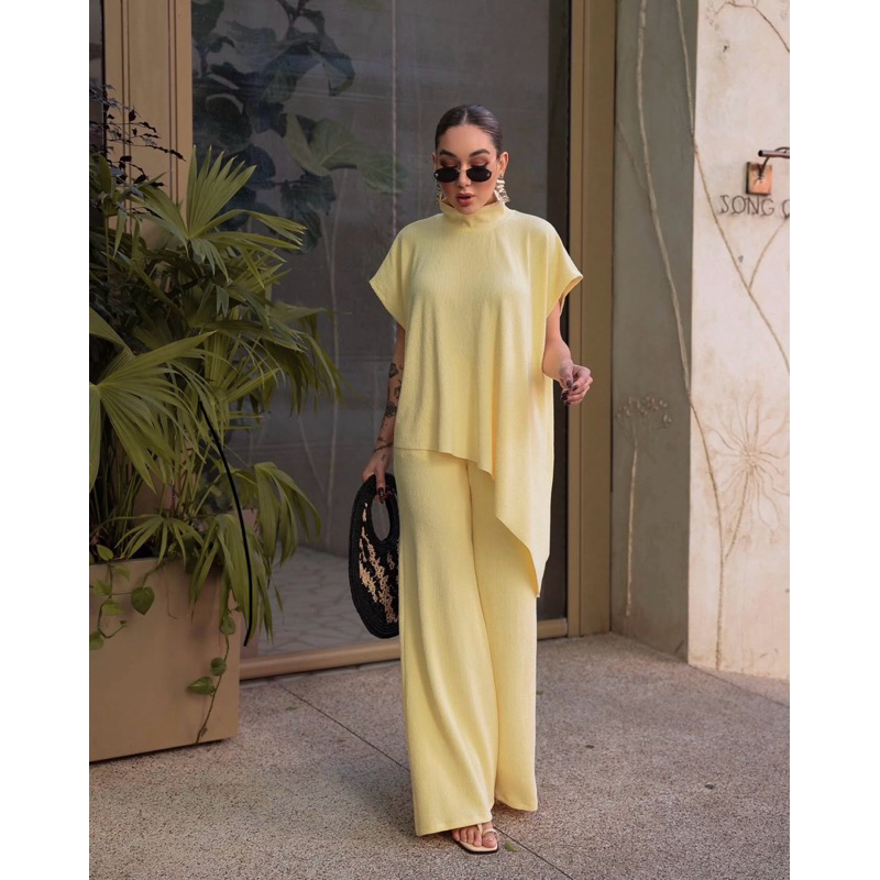 Conjunto viralizado feminino calça pantalona com blusa manga curta em tecido premium Anaruga