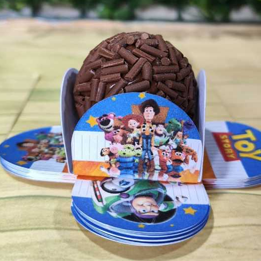 200 Forminhas Toy Story Personalizadas de Doce Brigadeiro 4 Pétalas Festa, Aniversário