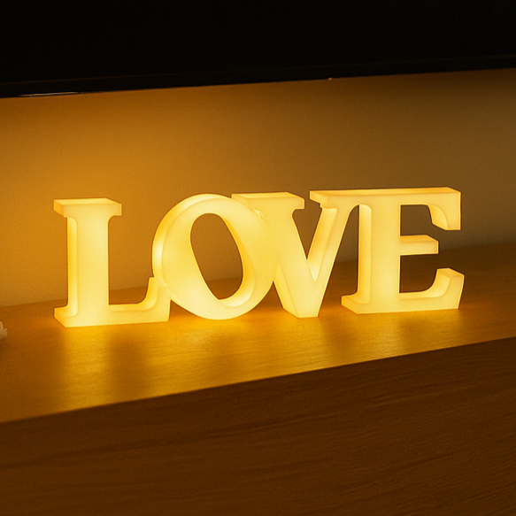 Letreiro Iluminado LOVE Decorativo Versátil e Elegante