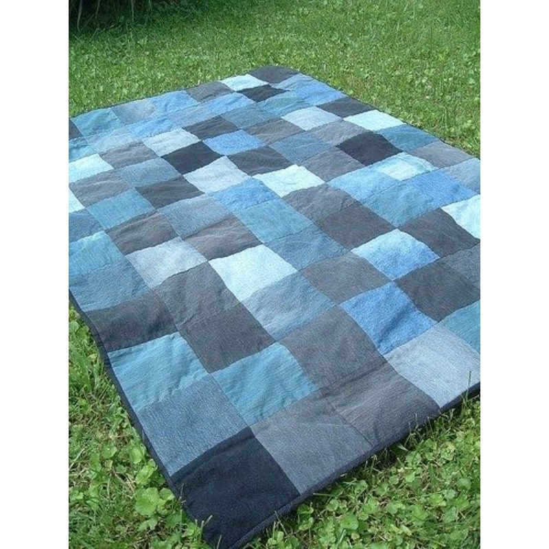 Tapete de Retalhos Jeans Artesanal | 1 metro x 1 metro | Manta Xadrez Decorativa | Sustentável e Estilosa