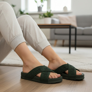 Slide Feminino Confortável de Melflex com Design Urbano Ideal para Uso Diário em Oferta na Shopee