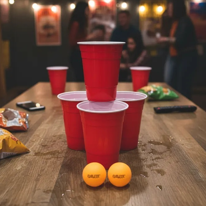 Jogo Beer Pong 12 Copos E 4 Bolinhas Kit Cerveja Pong