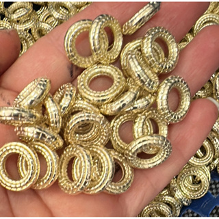 50pçs Entremeio Argola Dourada em ABS tam: 16mm em Oferta na Shopee