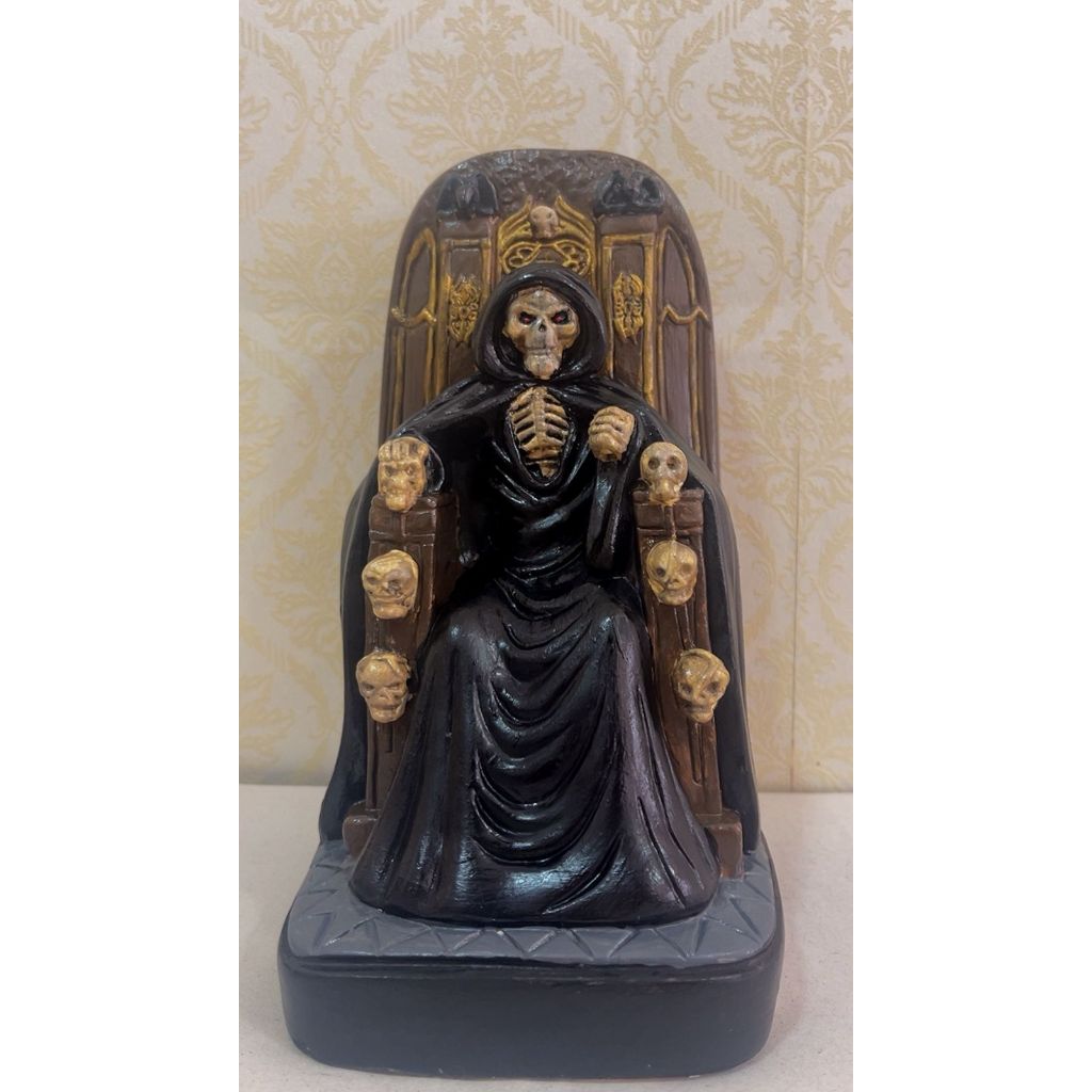 Imagem Exu Caveira / Tata Caveira / Caveira no trono em Gesso Para Assentamento Umbanda Kimbanda