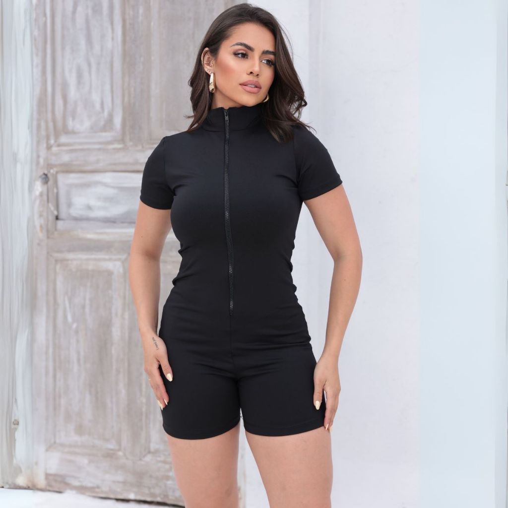 Macaquinho Feminino Moda Gringa Manga Curta Short Curto Preto Suplex Com Ziper
