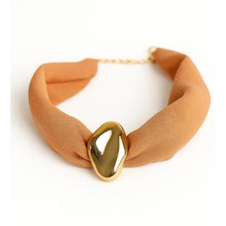 Choker gargantilha de tecido com pingente - ajustável em Oferta na Shopee