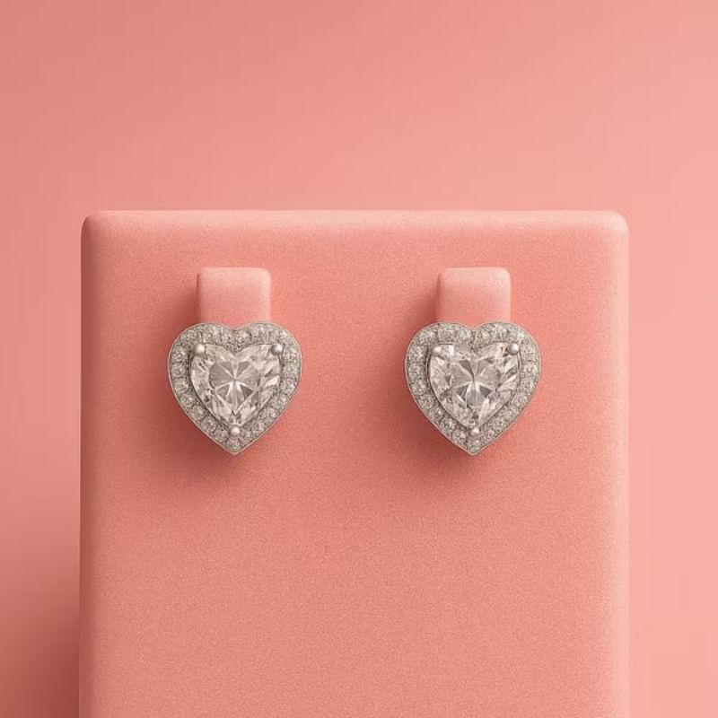 BRINCOS SWAROVSK CORAÇÃO ARIANA GRANDE + SAQUINHO VELUDO DA MARCA- BANHADOS A OURO BRANCO (Cravejado Melhor qualidade ) em Oferta na Shopee